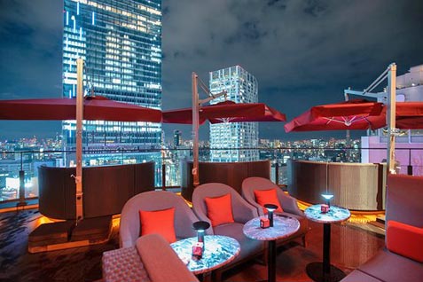 『CE LA VI RESTAURANT & SKY BAR（セラヴィ レストランアンドスカイバー）』から見える夜景