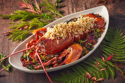 『CE LA VI RESTAURANT & SKY BAR（セラヴィ レストランアンドスカイバー）』のメインディッシュの「オマール海老」