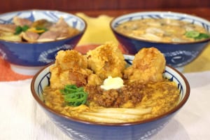 丸亀製麺「鶏天ふわ玉カレーうどん」ほか冬の限定メニュー