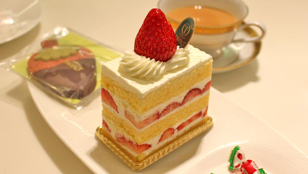 創業140周年を迎える『新宿高野本店』で 旬の「苺フェア」4月末まで開催！