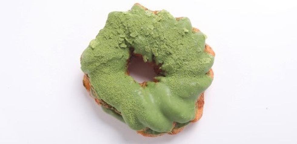 『JACK IN THE DONUTS　京王百貨店新宿店』の「宇治抹茶エクレアシュー」