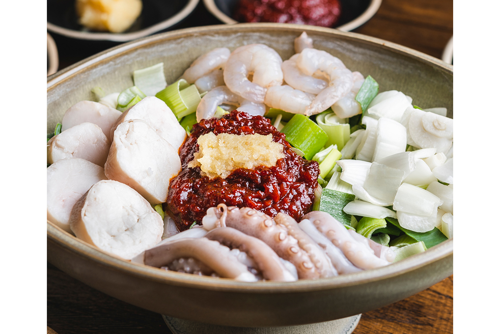 『サウィ食堂　新大久保店』の「ナッコプセ」