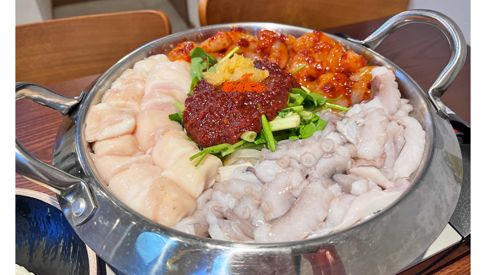 『サウィ食堂　新大久保店』の「ナッコプセ」