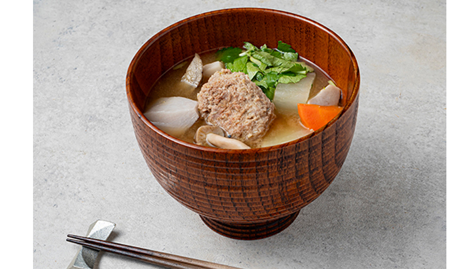 『恵比寿みそ汁（仮）』の「みそ汁（いわしつみれ / 鶏団子入）」