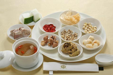 『中国薬膳料理 星福』の「秘伝薬膳蒸しスープ」