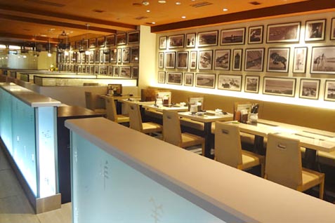 『小肥羊 銀座店』のオシャレな雰囲気の店内