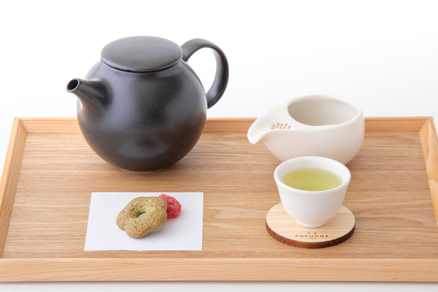 『茶寮 FUKUCHA 京都駅店』の「煎茶〈寿福〉茶菓子付き」