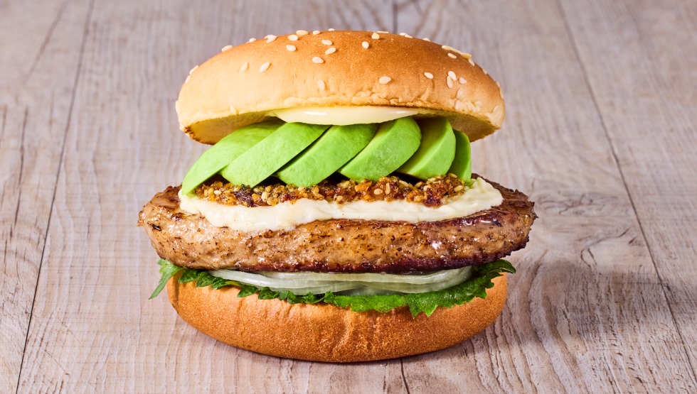 「クラシックアボカドクリームチーズバーガー～わさび香るサクサク醤油～」