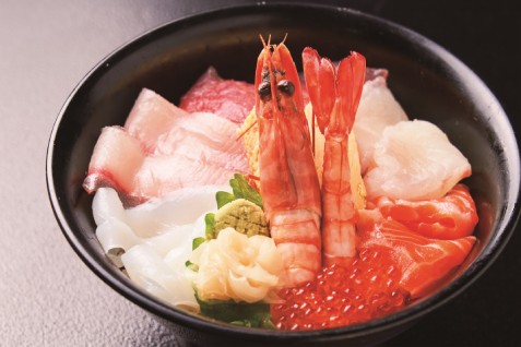 「亀八寿司」特上海鮮丼