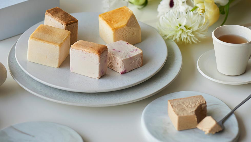 【Mr. CHEESECAKE】の「Mr. CHEESECAKE assorted 4-Cube Silk」
