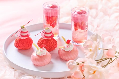 「桜色のストロベリーアフタヌーンティー」のスイーツ