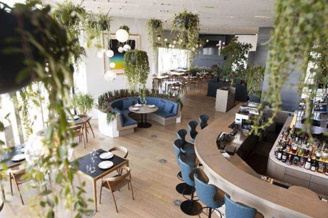 「THE MOON」店内イメージ
