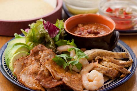 『Mexican Dining AVOCADO 新宿店』の「タコス」など