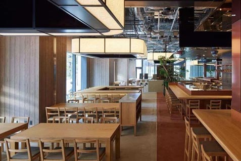 『KABEAT（カビート）日本生産者食堂』の広い店内