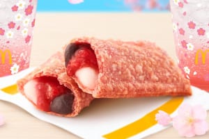 マクドナルド「あんことおもちのいちご大福パイ」