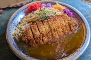 人気カレー８軒がリレーで出店『カツカレー オールスターズ』4/1から6/1まで開催
