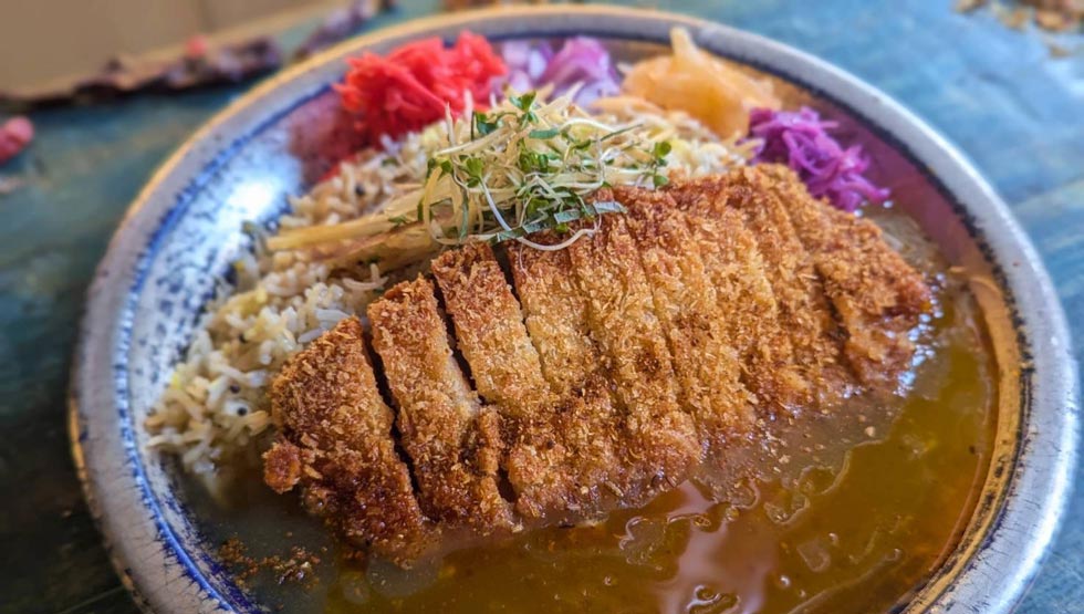 人気カレー８軒がリレーで出店『カツカレー オールスターズ』4/1から6/1まで開催