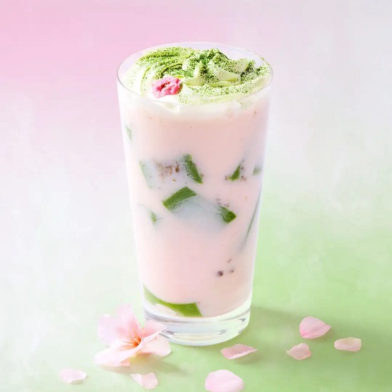 「桜と抹茶の春色ラッシー」