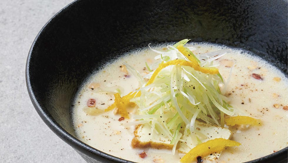 『発酵ラーメン izuru』の「白味噌パイタン」
