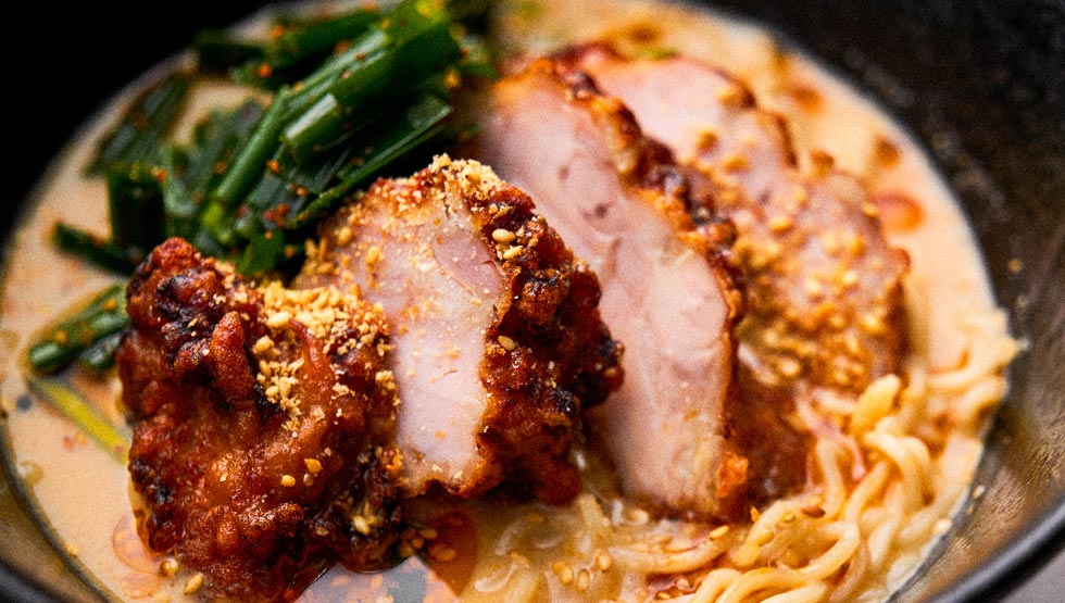 『発酵ラーメン izuru』の「チキンパイコー麺」