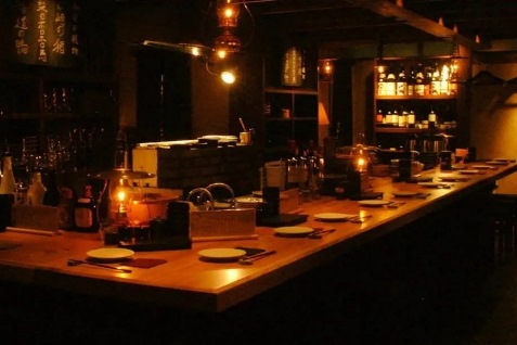 『やきとり荒木山 神泉本店』店内