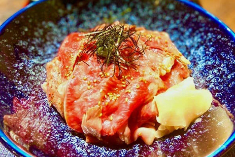 『焼肉肉割烹 万福』の「能登牛特選ローストビーフ丼」