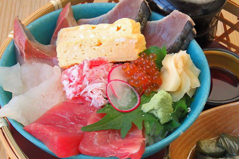 『能加万菜 市 クロスゲート金沢店』の「旬魚の海鮮丼」
