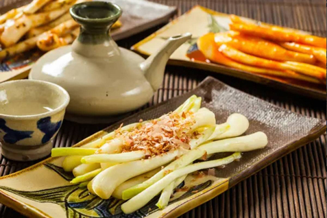 「沖縄居酒屋 山将」の「島らっきょう塩漬け」