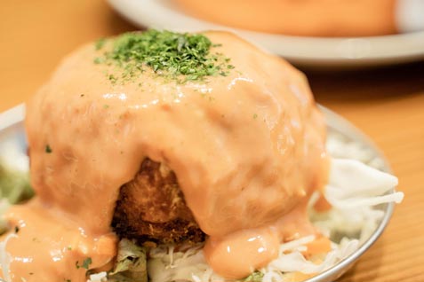 『大衆食堂スタンド そのだ 五反田店』の「メンチカツ」