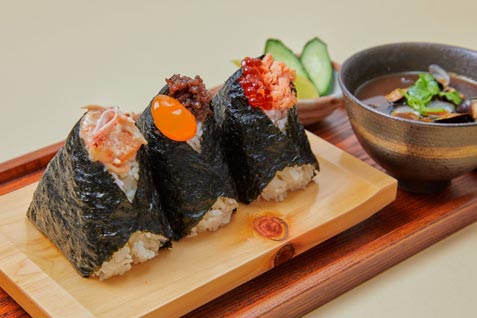 『一汁おにぎり 一粒万福』の「一汁おにぎり3個セット」
