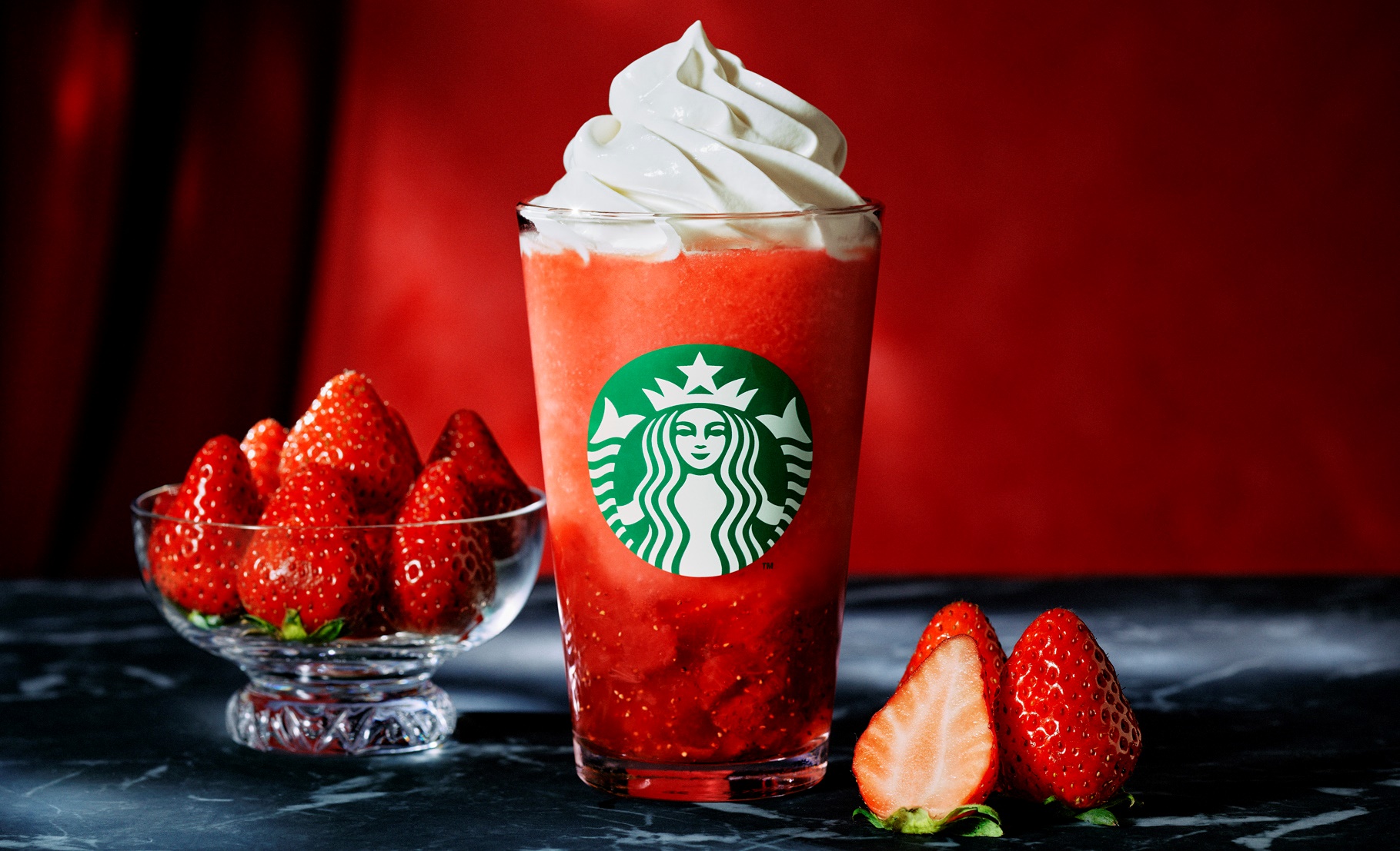 スタバ「THE 苺 フラペチーノ®」4/9発売