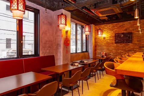『China Bal 華SUN匠』の店内