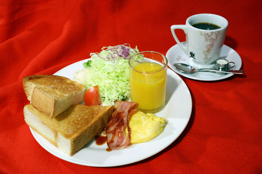 『前田珈琲 室町本店』の「スペシャルモーニング」