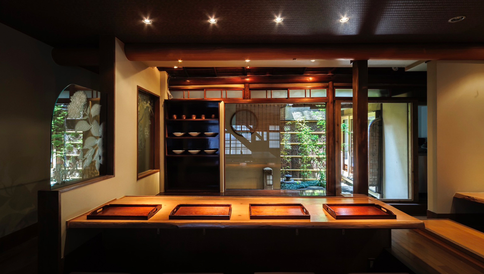 京都・祇園の天ぷらラーメン専門店『葵洛-KIRAKU-』店内イメージ