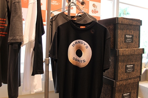 Tシャツ
