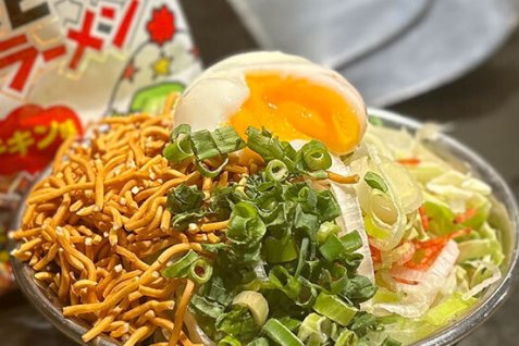 『だしや 横浜西口南幸店』のベビースターもんじゃ