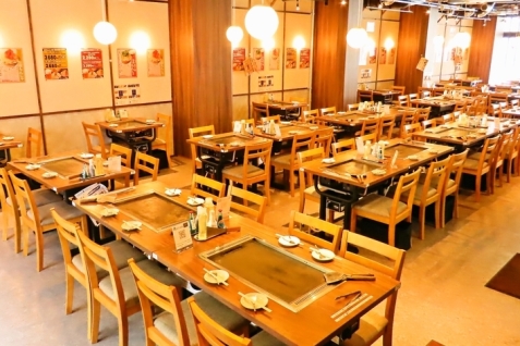 『だしや 横浜西口南幸店』の店内
