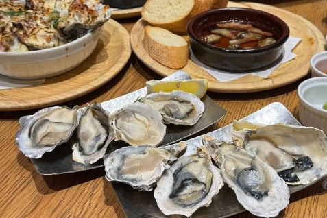 『Seafood bar Ermitage 横浜鶴屋町店』の牡蠣