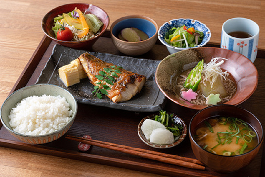 『六角kitchen109』の「ほっこり六角ランチ」
