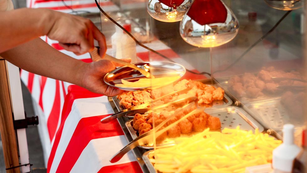 「夏祭り」がテーマの手ぶらBBQ！『お祭りBBQビアガーデン 浅草エキミセ屋台村』期間限定オープン！