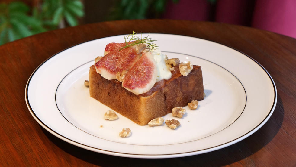 『パンとエスプレッソと GINZA LOUNGE』の「無花果のトースト」