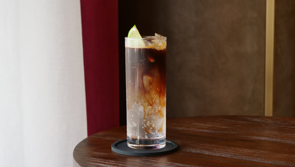 『パンとエスプレッソと GINZA LOUNGE』の「エスプレッソ・トニック」