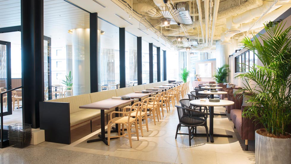 『Cosme Kitchen Adaptation』の『阪神梅田本店』