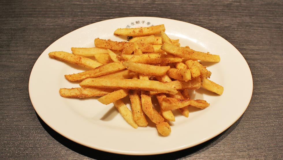 山芳製菓監修「わさビーフ餃子」！『渋谷餃子』にて限定販売！
