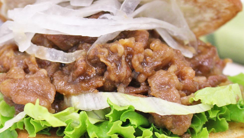 「黒毛和牛の肉盛りバーガー」
