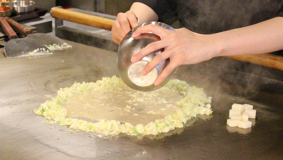 出汁の旨味を極めた進化系もんじゃ『だしともんじゃ 学芸大学店』7/20（日）オープン