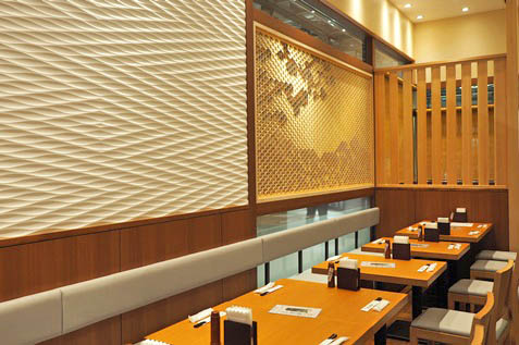 『蕎麦きり 京橋 山茂登　豊洲セイルパーク店』の店内