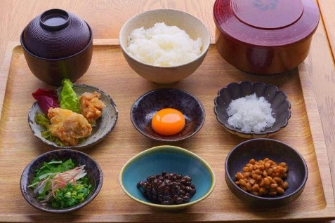 『バラダイニング』の納豆御膳