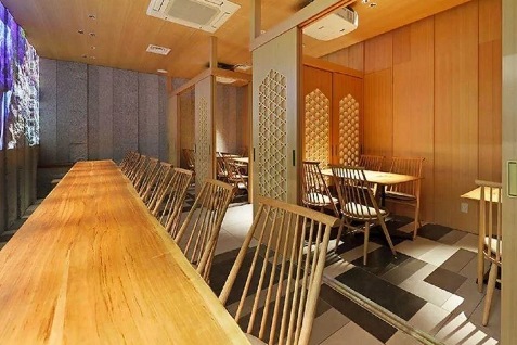『バラダイニング』の店内