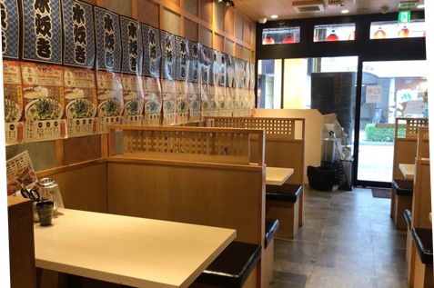 『大衆居酒屋 とりいちず 立川』の店内